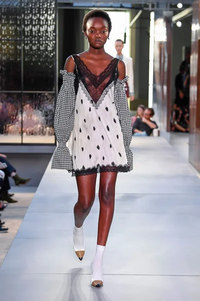 Look 77